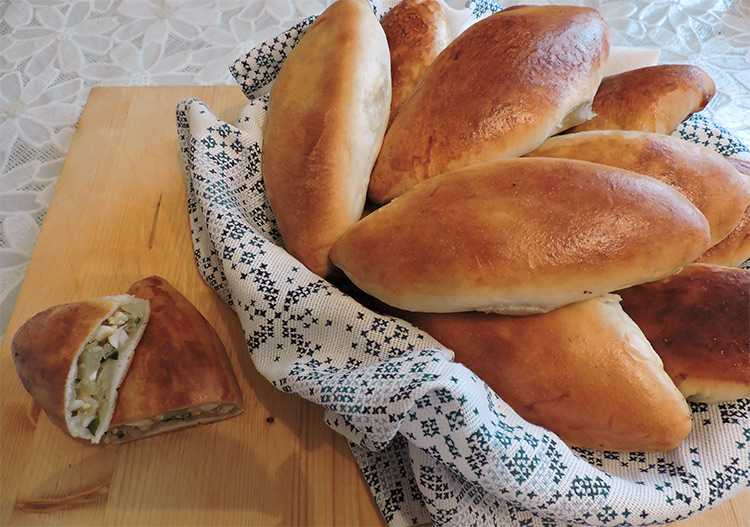 Пирожки с капустой из слоеного теста: быстрые и простые пошаговые рецепты от марины выходцевой