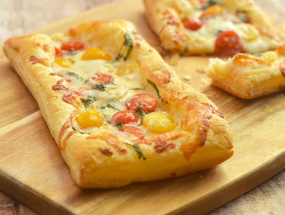 Быстрая и простая слоеная пицца в духовке рецепт с фото пошагово - 1000.menu