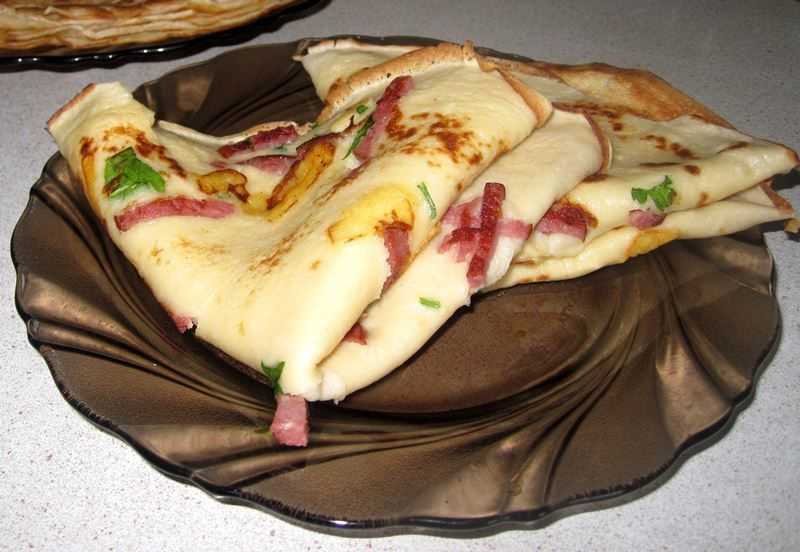 Блины с колбасой и сыром рецепт с фото пошагово - 1000.menu