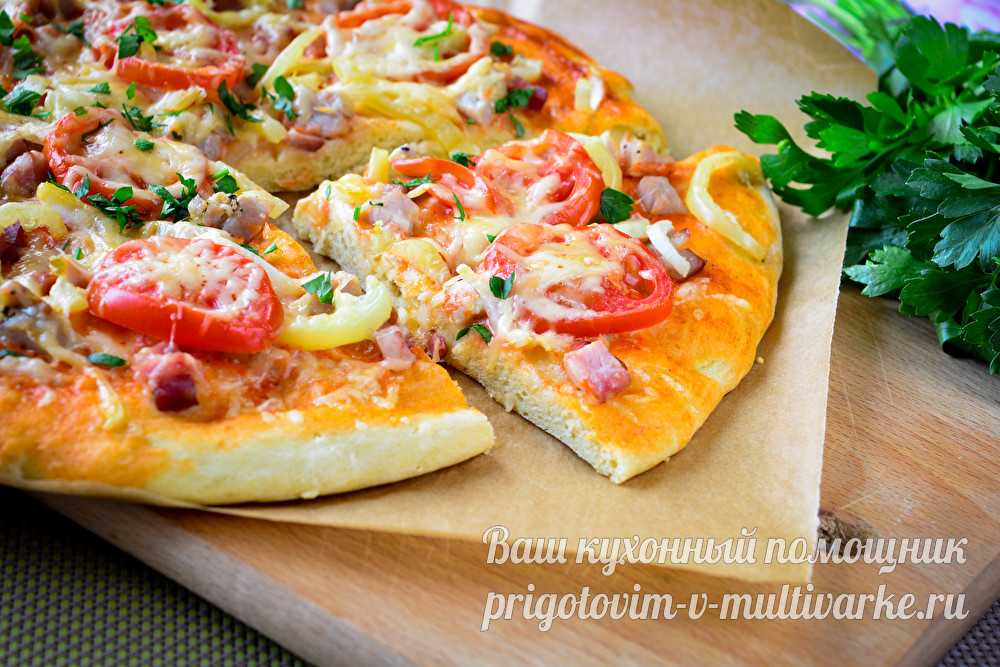 Пицца с колбасой грибами и сыром рецепт с фото пошагово и видео - 1000.menu