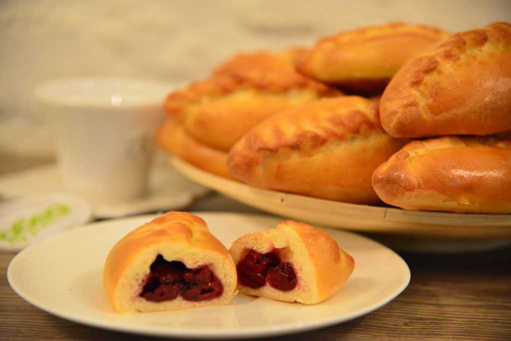 Пирожки в духовке из дрожжевого теста: 5 фото-рецептов вкуснейшей выпечки