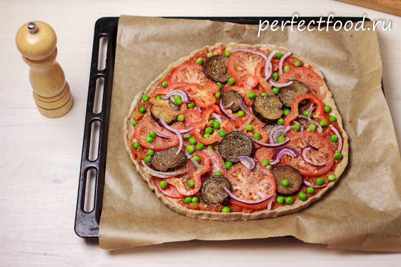 Овощная постная пицца без сыра на дрожжевом тесте