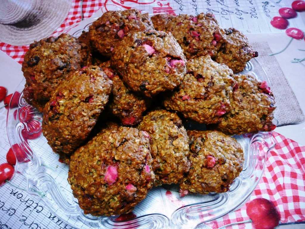 Овсяное печенье с изюмом и орехами - 146 рецептов: печенье | foodini