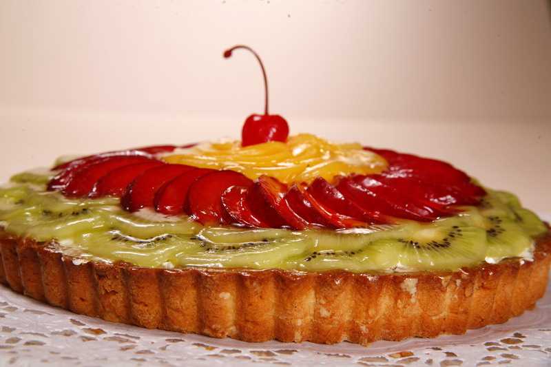 Пирог тарт из песочного теста с фруктами – 3 рецепта