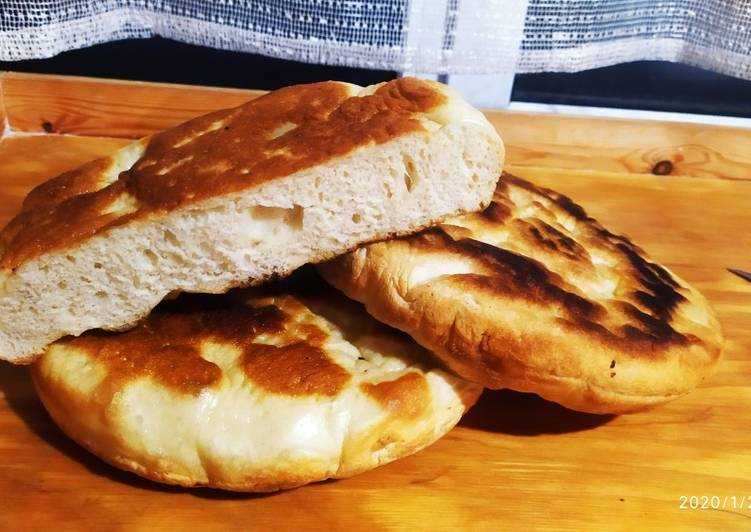 Быстрый хлеб на сковороде: рецепт с пошаговыми фото и видео