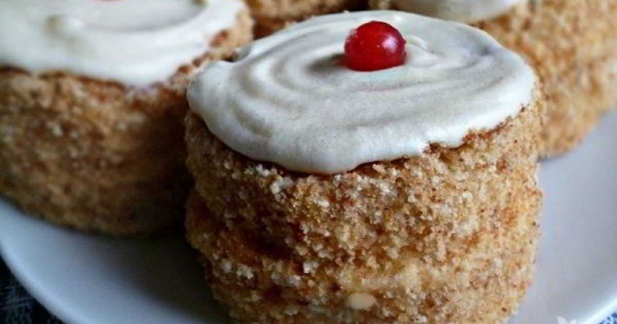 Бисквитные пирожные - 10 домашних вкусных рецептов приготовления