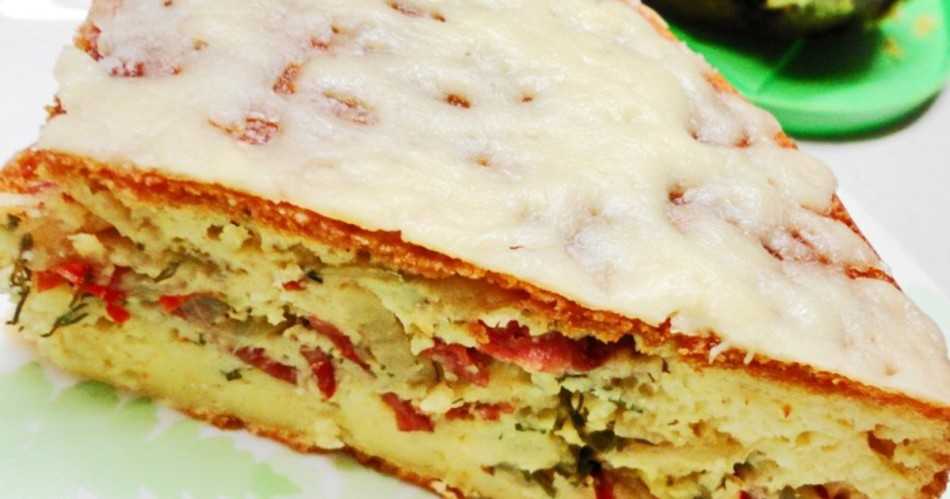 Пирог с колбасой и сыром на сковороде - 9 пошаговых фото в рецепте