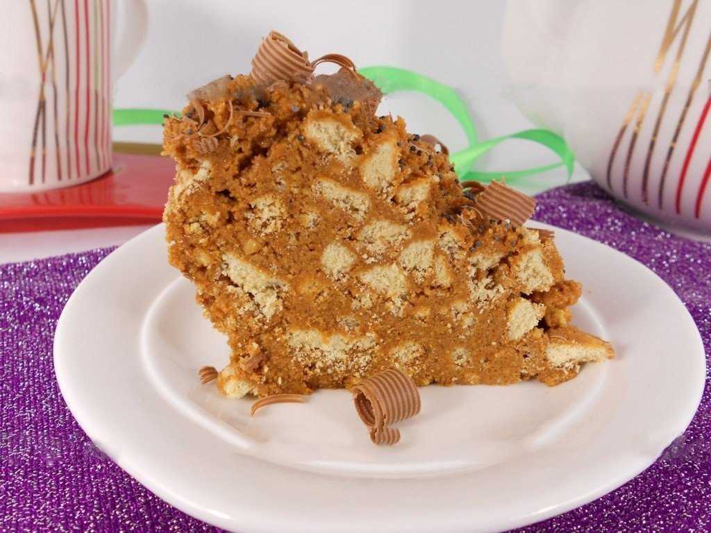 Торт муравейник из печенья со сгущенкой без выпечки, рецепт с фото