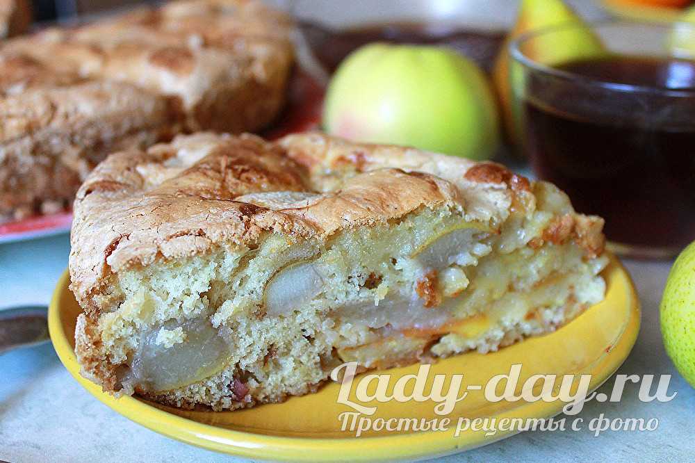 Пирог «шарлотка» с яблоками и бананом — простые рецепты вкусного и нежного заливного пирога