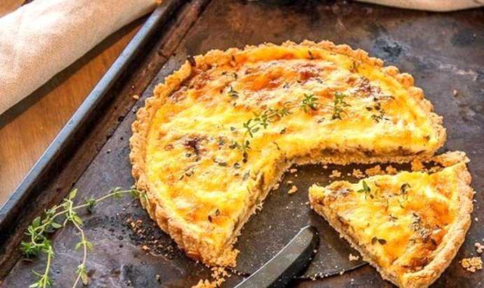 Пирог с луком в духовке: 4 фото-рецепта с яйцом, картошкой, мясом