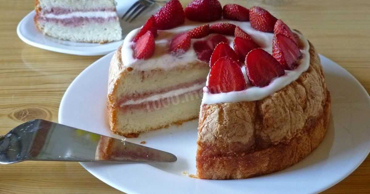 Бисквитные пирожные - 10 домашних вкусных рецептов приготовления