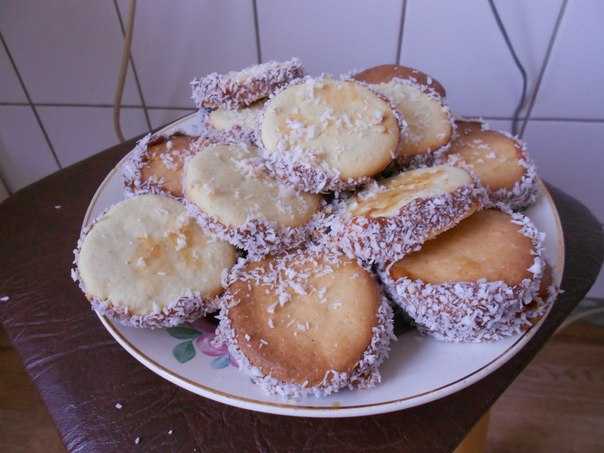 Сдобные булочки — рецепт со сгущенкой