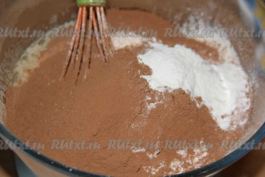 Торт вулкан. рецепт с заварным кремом, грецким орехом, клубникой, пошагово с фото