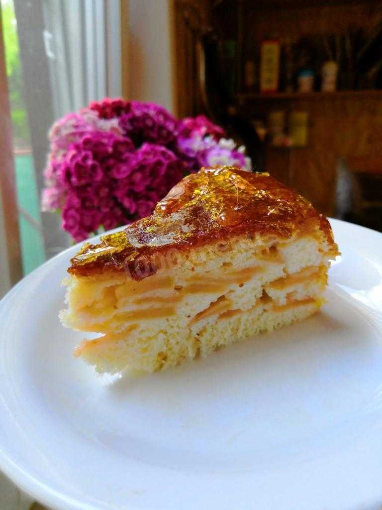 Шарлотка с карамелью рецепт с фото пошагово - 1000.menu