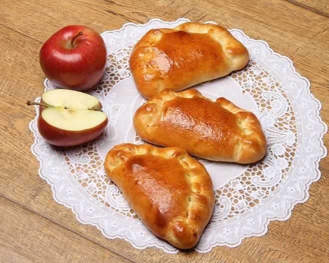 Печеные пирожки с яблоками - 14 пошаговых фото в рецепте