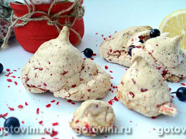 Ароматный кекс с яблоками, орехами и клюквой