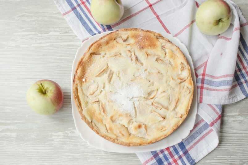 Цветаевский пирог с яблоками и сметаной