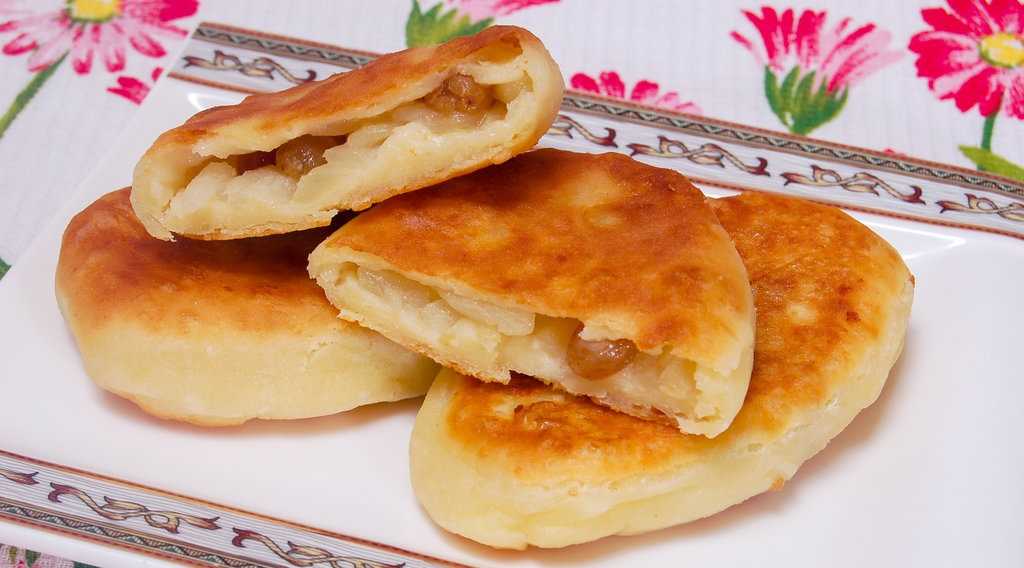 Пирожки с яблоками: пошаговый рецепт в духовке и на сковороде с фото