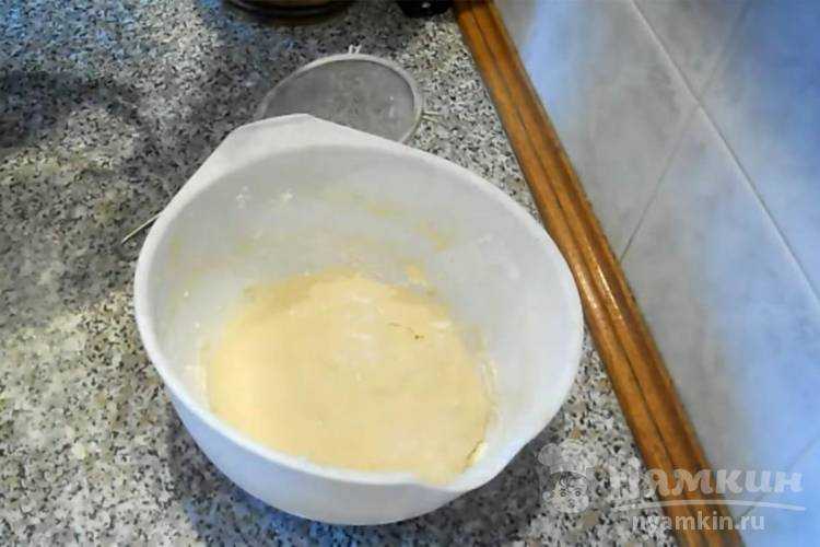 Готовим дрожжевое тесто для пирожков в духовке и на сковороде – очень вкусное, мягкое как пух