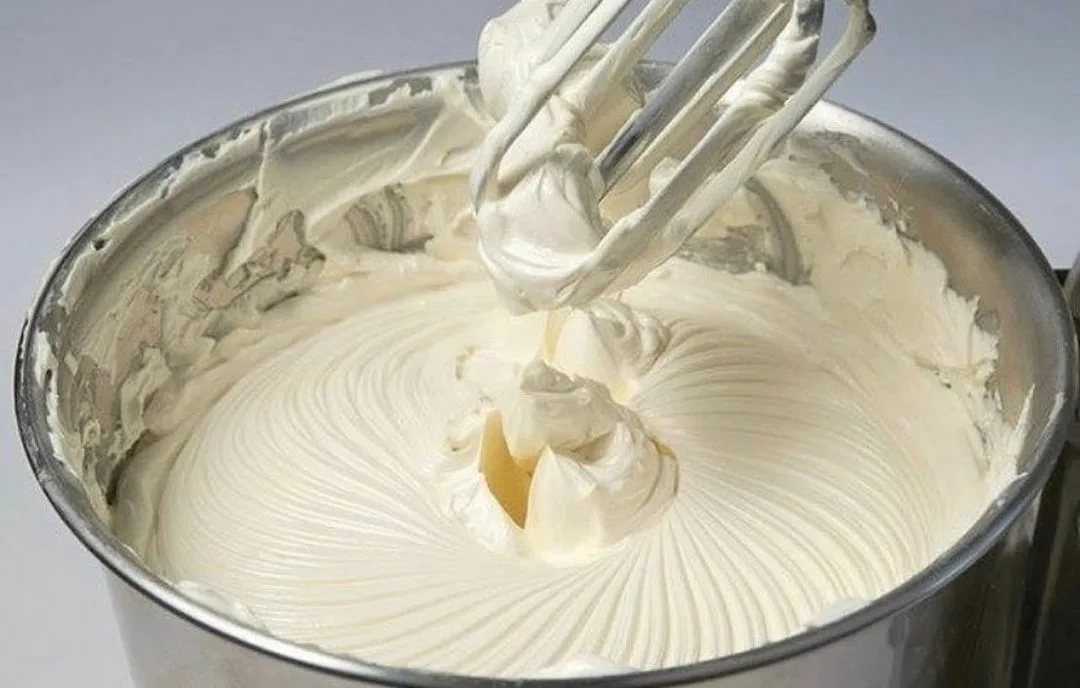 Пошаговый рецепт крема для торта из сметаны и сгущенки - кушаем вкусно