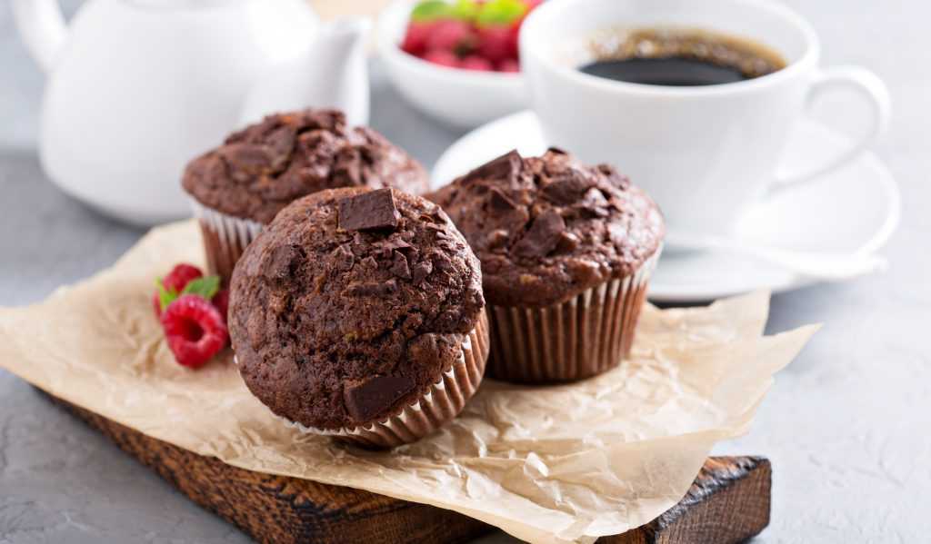 Шоколадные кексы в формочках рецепт с фото пошагово - 1000.menu
