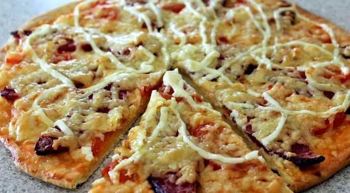 Пицца — 7 рецептов в домашних условиях в духовке с дрожжевым тестом