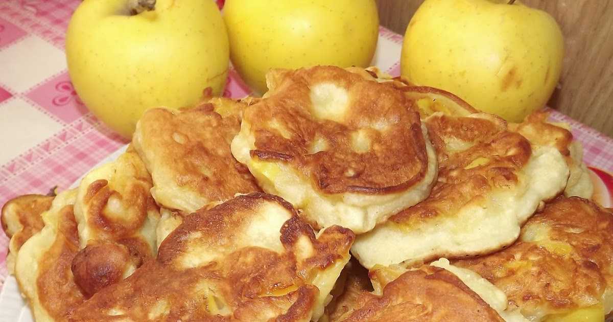 Пышные оладьи с яблоками на кефире: 5 лучших рецептов