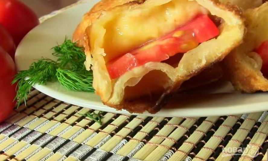 Пирожки с помидорами и сыром на сковороде – сырные булочки из дрожжевого теста, пирожки из слоеного теста, выпечка на скорую руку, видео