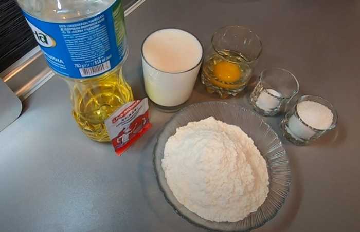 Кефир 1 яйцо мука сахар. Яйцо мука соль. Кефир яйцо мука сахар оладьи. Дрожжи кефир мука. Кефир яйца мука растительным маслом.