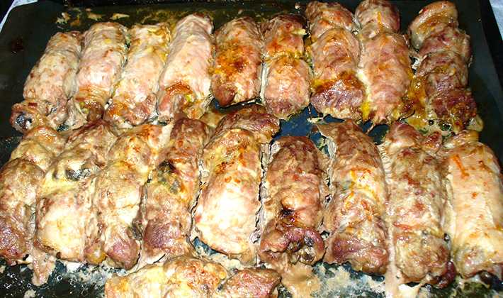 Рулет из тонкого свиного сала — вкусные рецепты со шкуркой, в луковой шелухе, чесноком