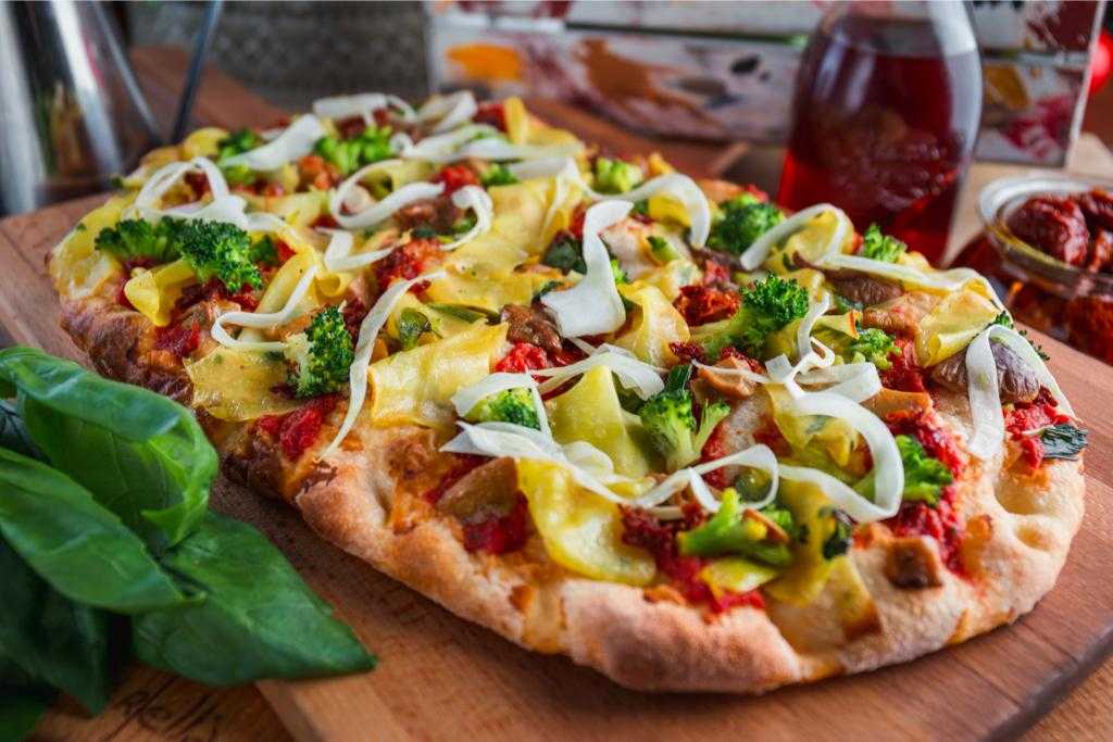 Домашняя постная пицца: топ-4 рецепта