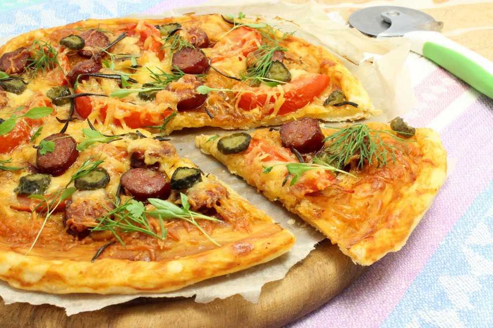 Быстрое дрожжевое тесто для пиццы: 7 очень вкусных рецептов
