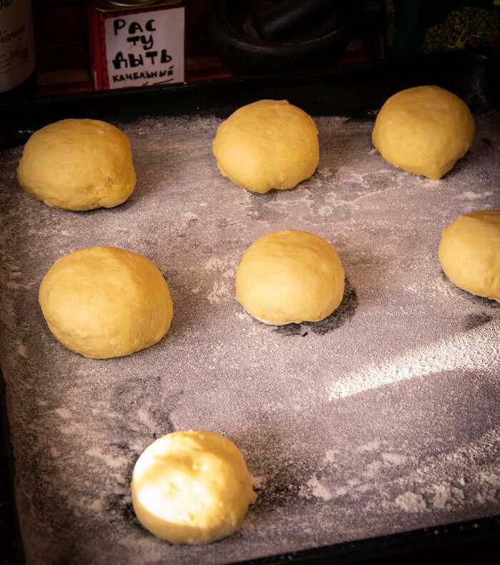 Сладкие булочки из дрожжевого теста: пошаговые рецепты с фото для легкого приготовления