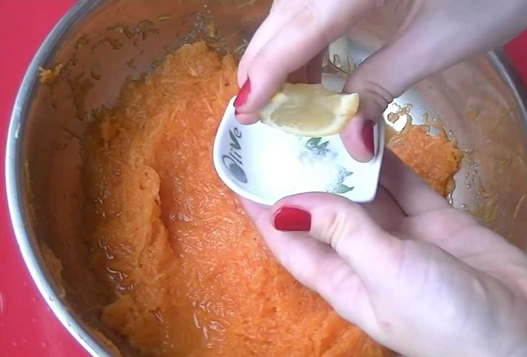 Оладьи из тыквы: 6 самых вкусных и простых рецептов