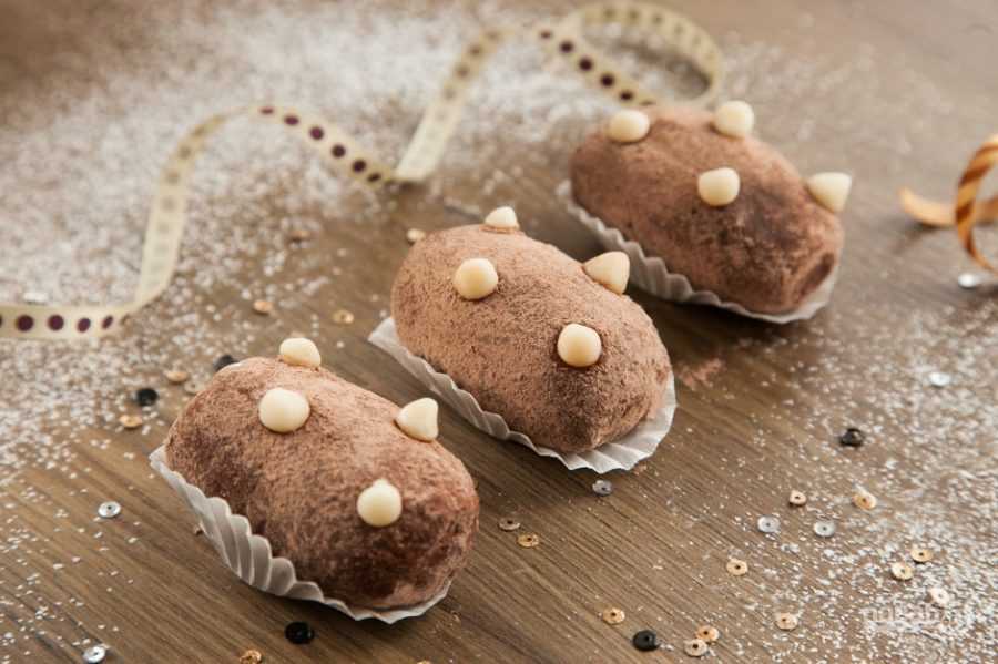 Пирожное «картошка» из печенья со сгущенкой, молоком, сухарями и какао