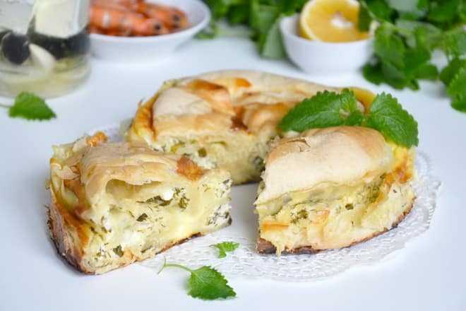 Слоеный пирог с брынзой и зеленью рецепт с фото пошагово и видео - 1000.menu