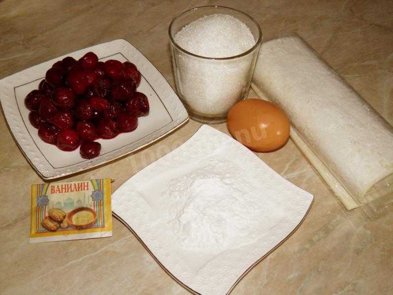 Слойки с замороженной вишней рецепт с фото пошагово - 1000.menu