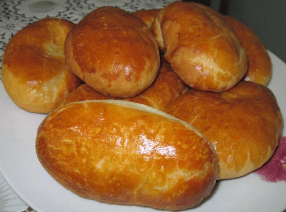 Пирожки на воде с сухими дрожжами жареные рецепт с фото пошагово - 1000.menu