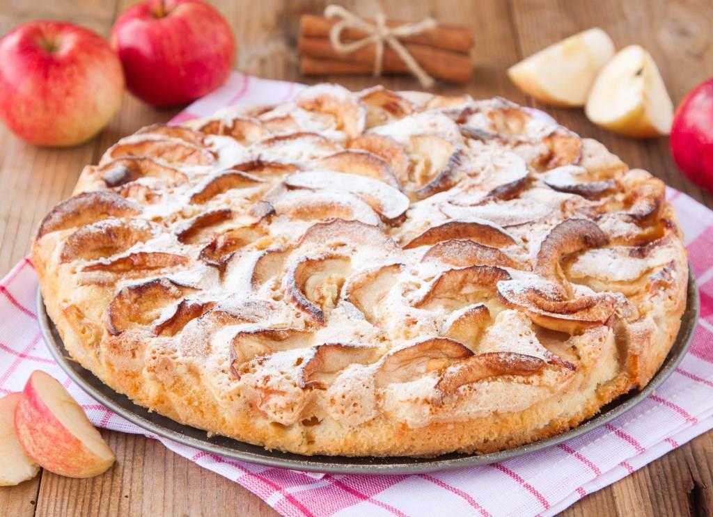 Пирог с яблоками и корицей - 11 быстрых рецептов из дрожжевого, слоенного или песочного теста