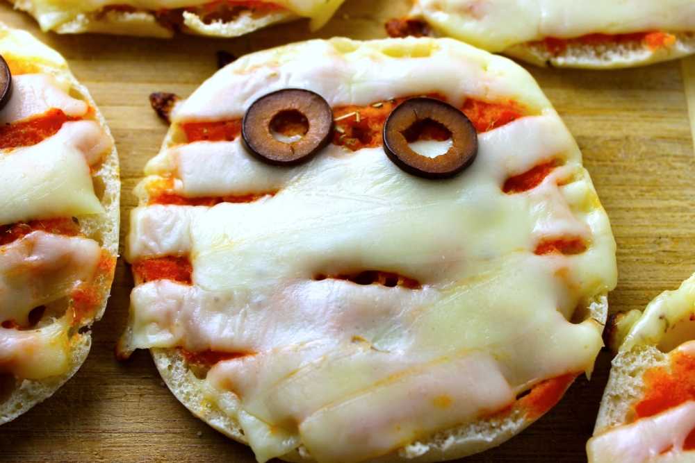 Пицца из слоеного теста на хеллоуин рецепт с фото и видео - 1000.menu