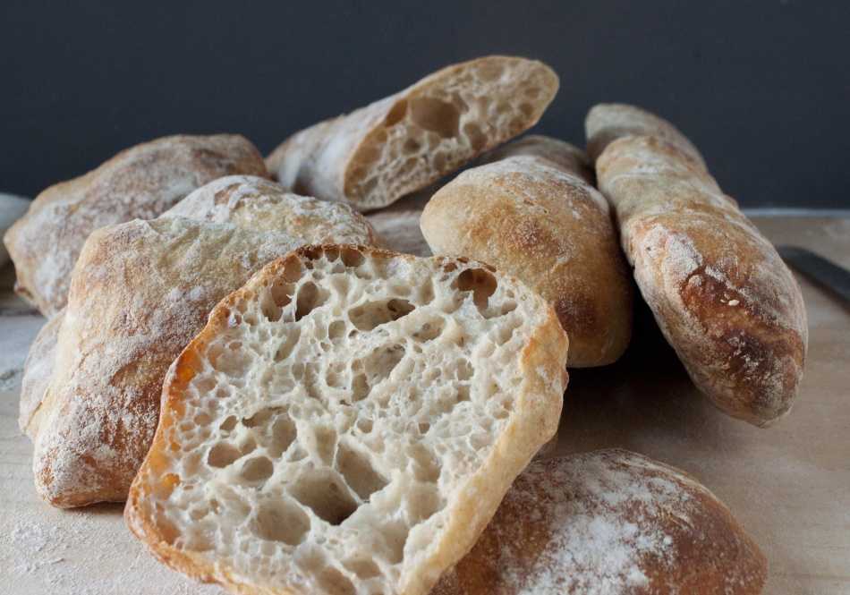 Чиабатта − 8 рецептов приготовления итальянского хлеба в духовке и в хлебопечке