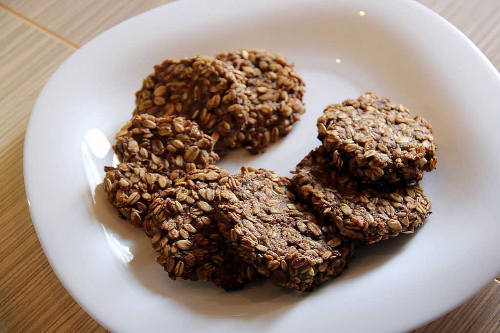 Овсяное печенье на кефире - диетические рецепты в домашних условиях