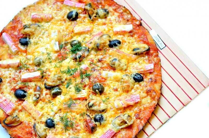 Пицца с крабовыми палочками. лучшие рецепты. пицца с рыбой и морепродуктами