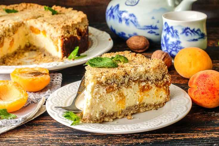 Пирог с творогом и клубникой: варианты пошаговых рецептов