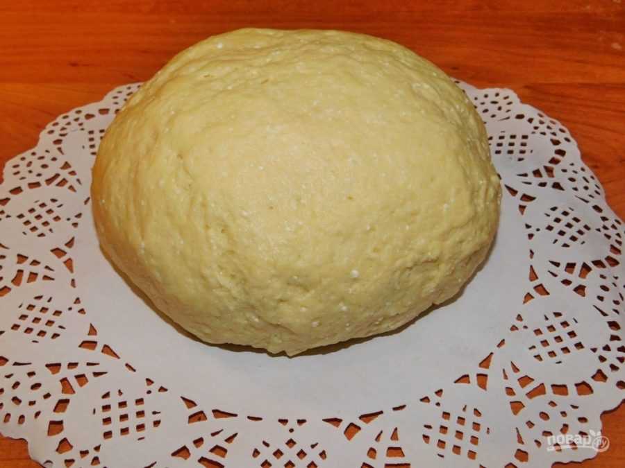 Пирог из дрожжевого теста с творогом в духовке