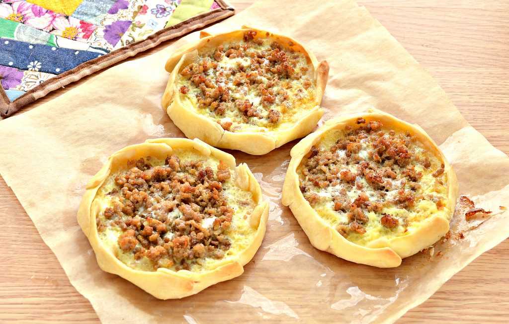 Пироги с мясом и картошкой в духовке — 6 пошаговых рецептов