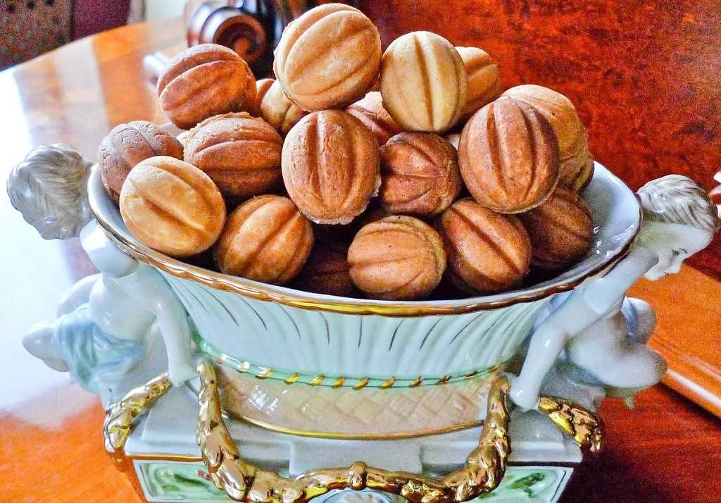 Домашнее печенье орешки на маргарине с вареной сгущенкой рецепт с фото пошагово - 1000.menu