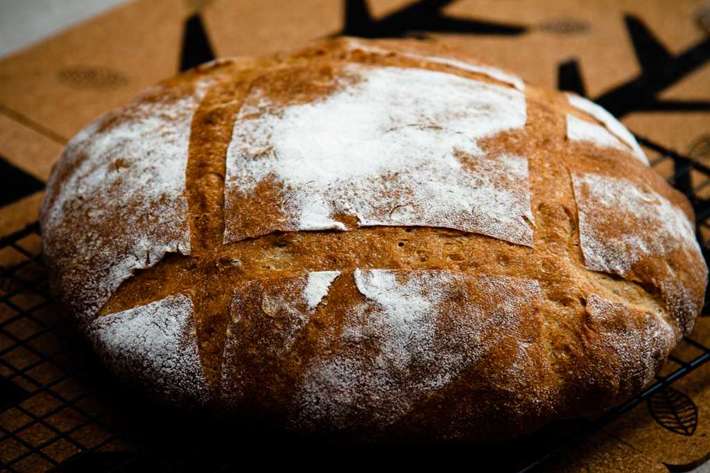 Белый хлеб в хлебопечке – классический и с разными добавками. белый хлеб с изюмом, медом, морковью, чесноком - рецепты для хлебопечки - автор екатерина данилова - журнал женское мнение