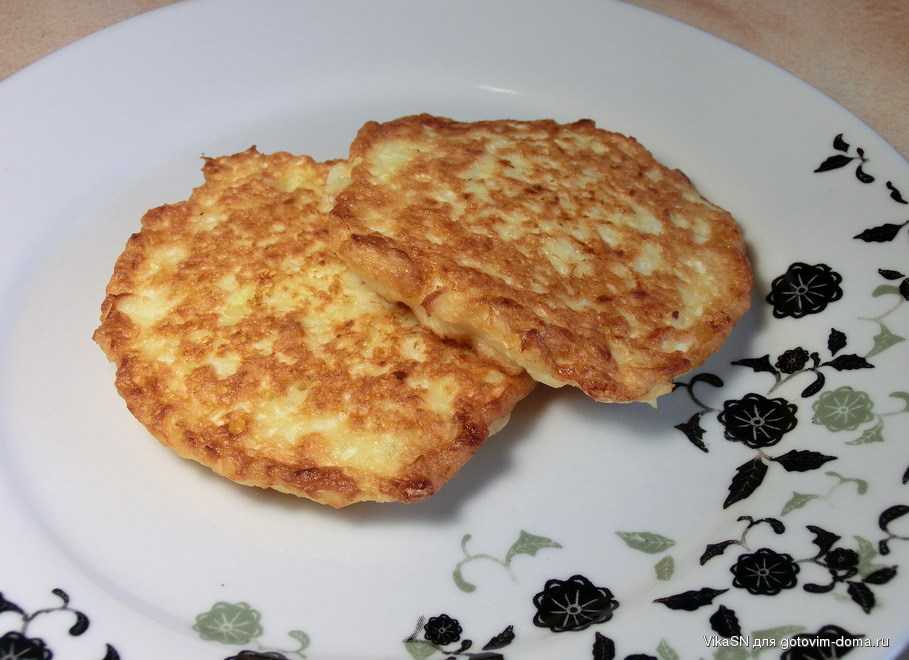 Капустные оладьи с сыром: рецепт с фото пошагово. готовим оладьи из белокочанной с ржаной мукой капусты с сыром.