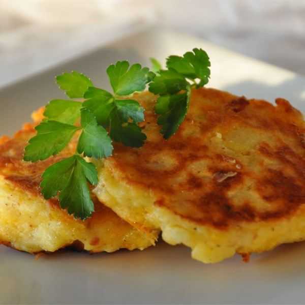Картофельные оладьи из картофельного пюре с сыром пошаговый рецепт
